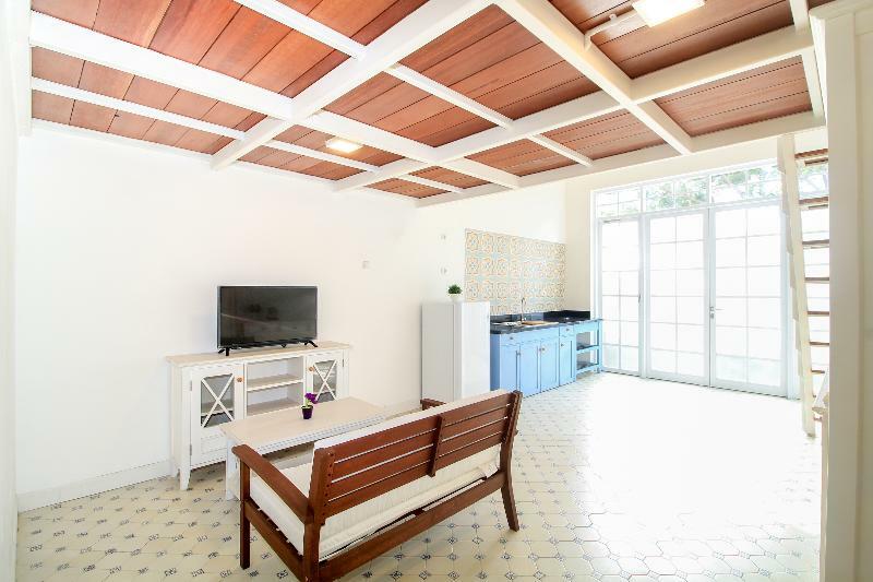 סוראבאיה Oyo 204 Blessing Residence מראה חיצוני תמונה